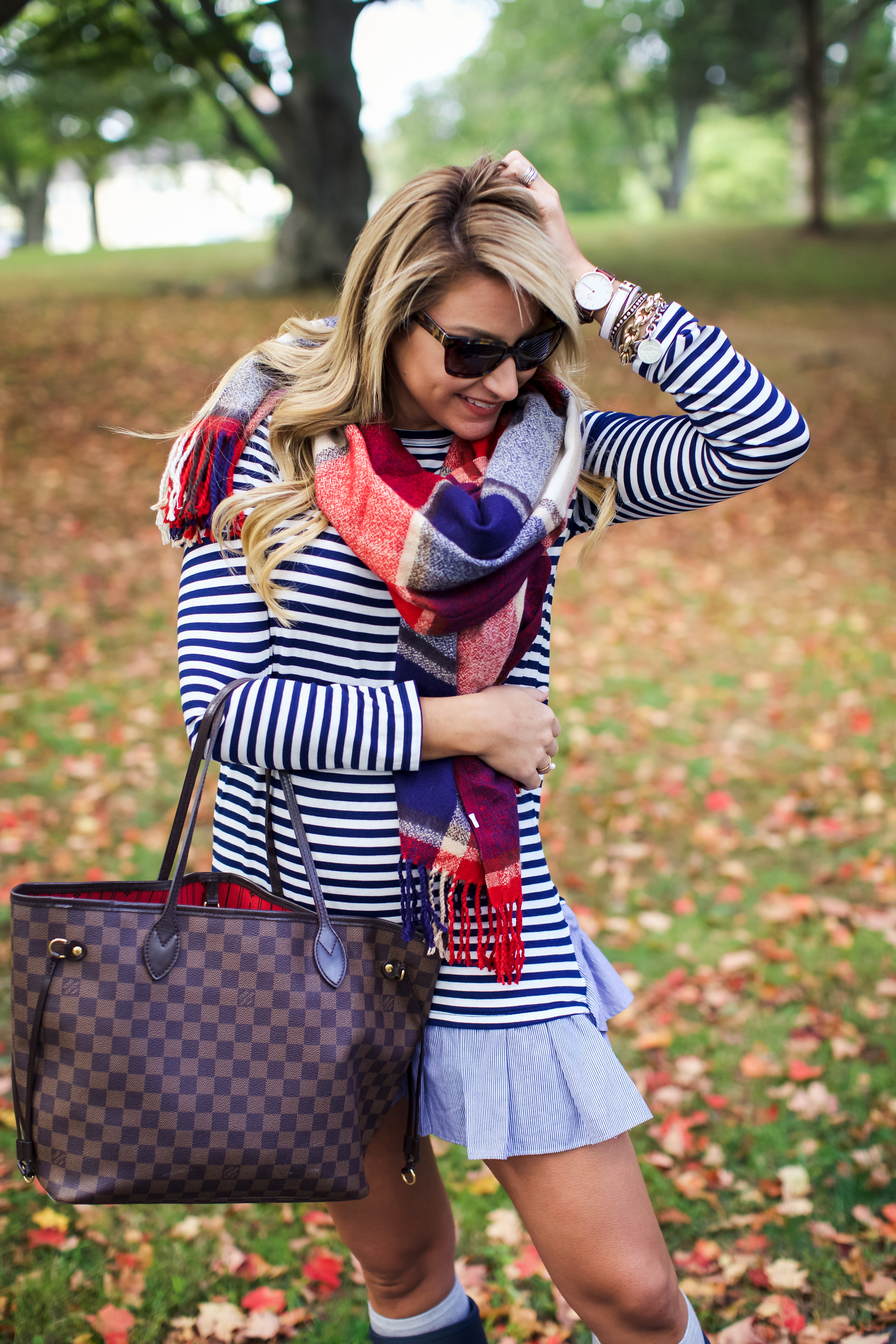 LV red scarf  Outfit combinations, Fashion, How to wear