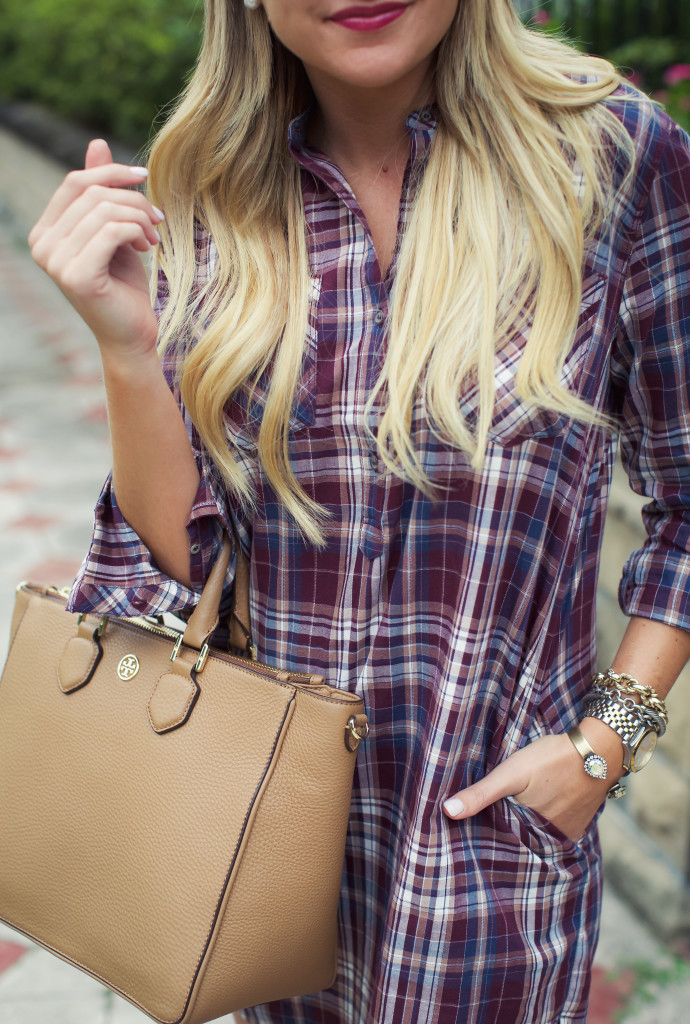 tory burch robinson tote with prada sunglasses and the best fall plaid shirtdress-13